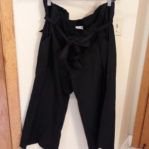Black tie front with zipper crop pants